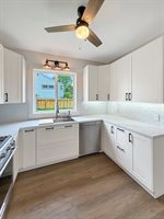 904 South Mckinley Avenue, Freeport, IL 61032