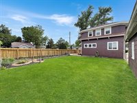 904 South Mckinley Avenue, Freeport, IL 61032