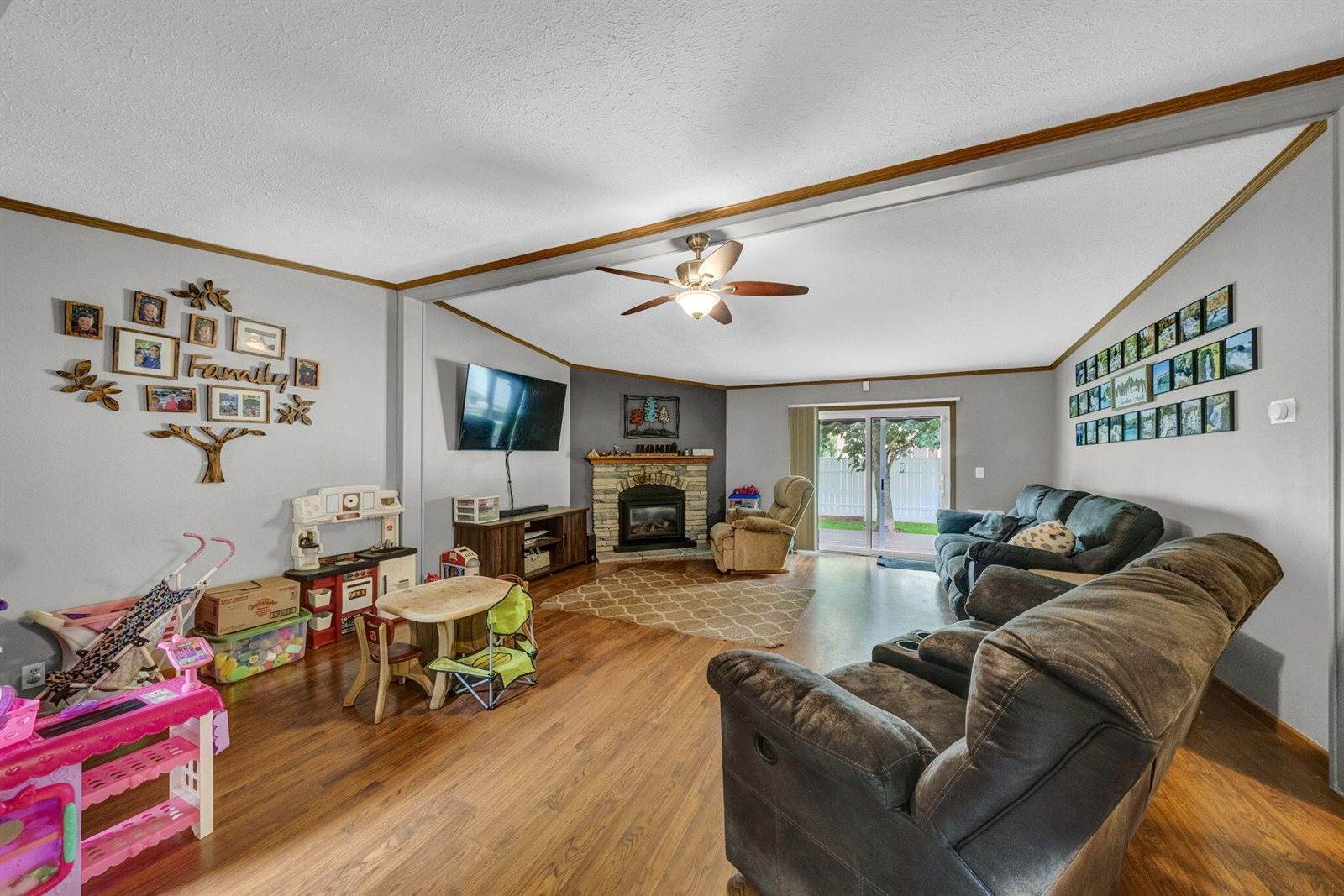 302 Redwine Drive, Houghton Lake, MI 48629