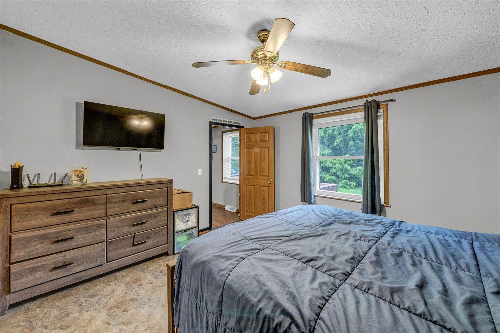 302 Redwine Drive, Houghton Lake, MI 48629