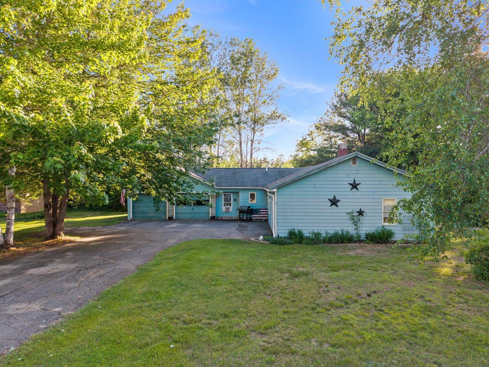4 Mann Street, Howland, ME 04448