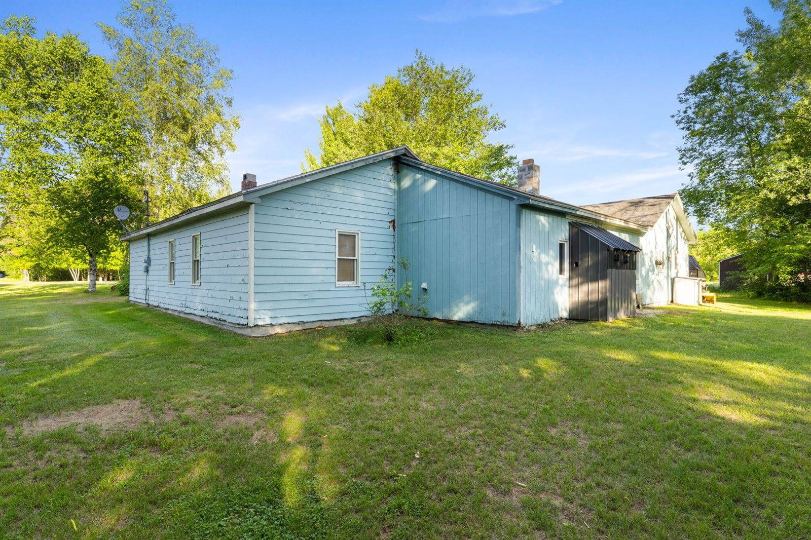 4 Mann Street, Howland, ME 04448