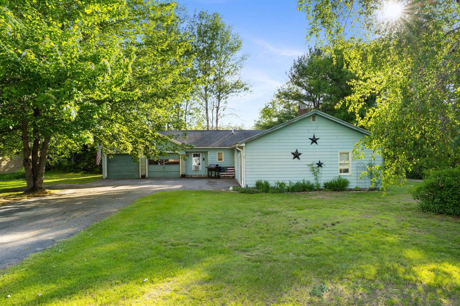4 Mann Street, Howland, ME 04448