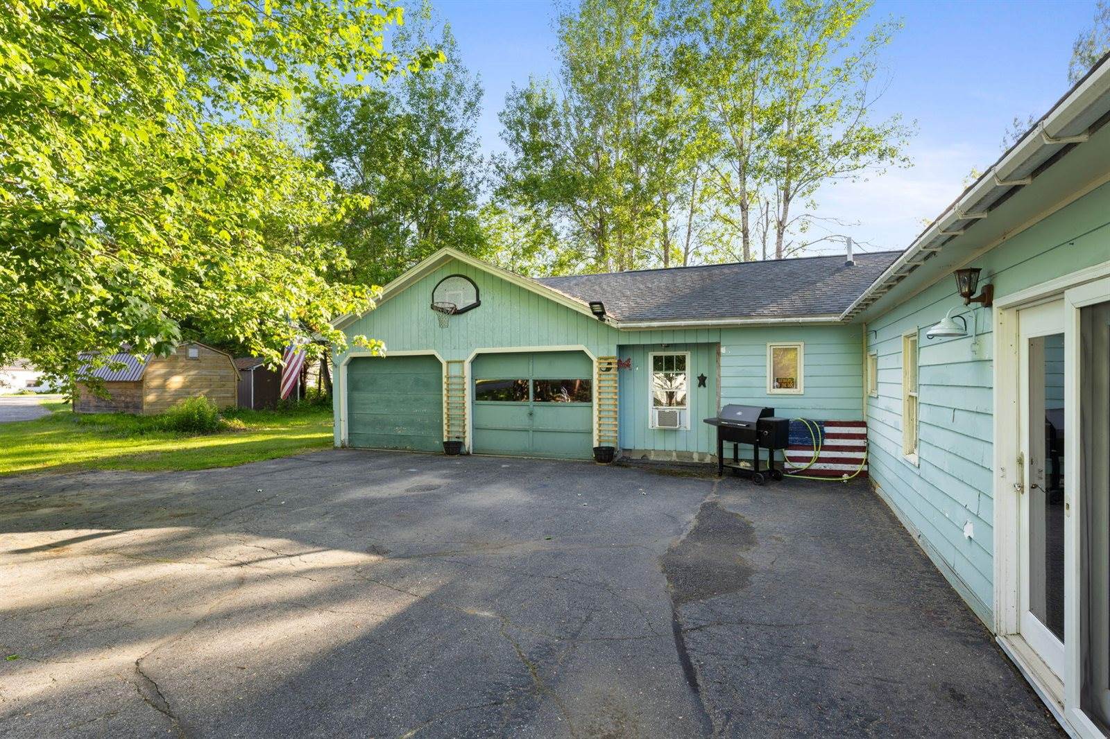 4 Mann Street, Howland, ME 04448
