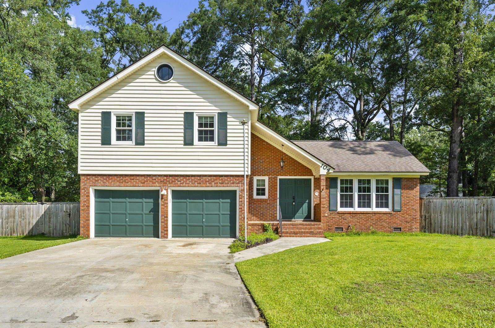 104 Greendale Court, Summerville, SC 29485