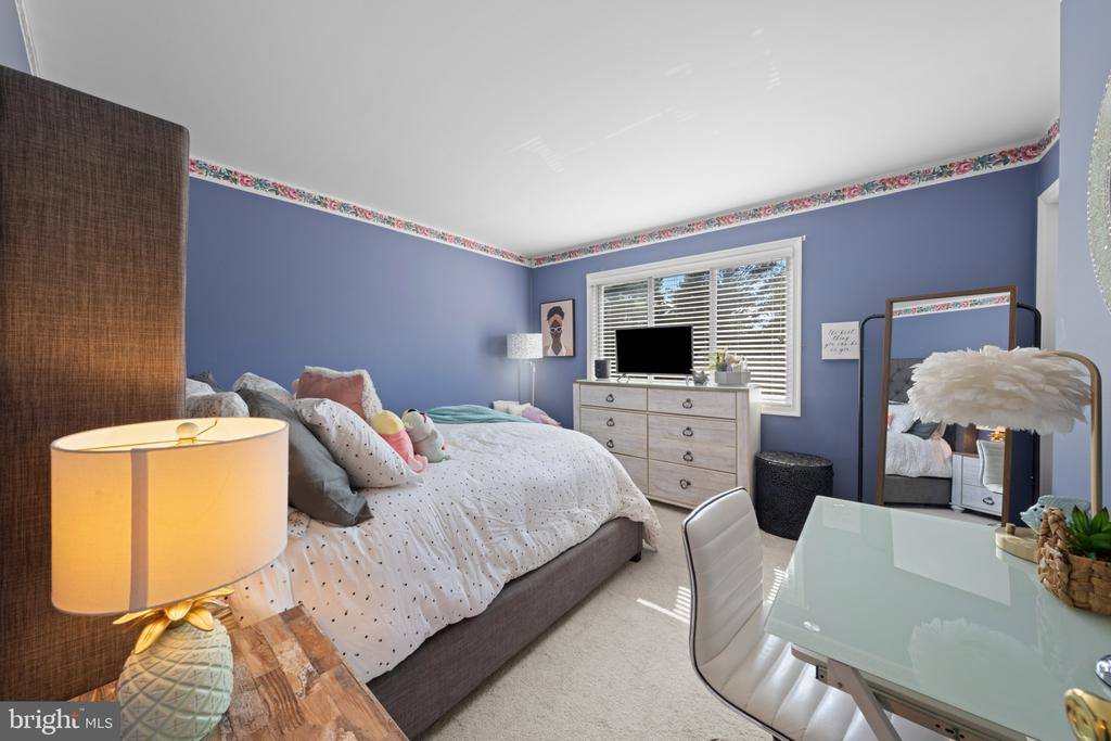 20668 Highland Hall Drive, Gaithersburg, MD 20886