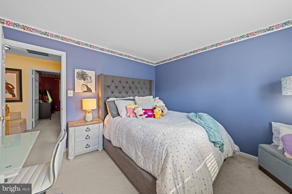 20668 Highland Hall Drive, Gaithersburg, MD 20886