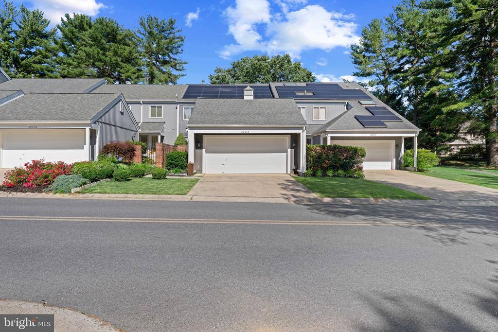 20668 Highland Hall Drive, Gaithersburg, MD 20886