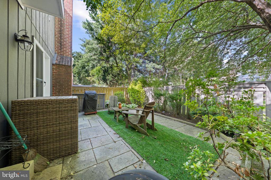 20668 Highland Hall Drive, Gaithersburg, MD 20886