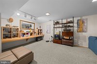 20668 Highland Hall Drive, Gaithersburg, MD 20886