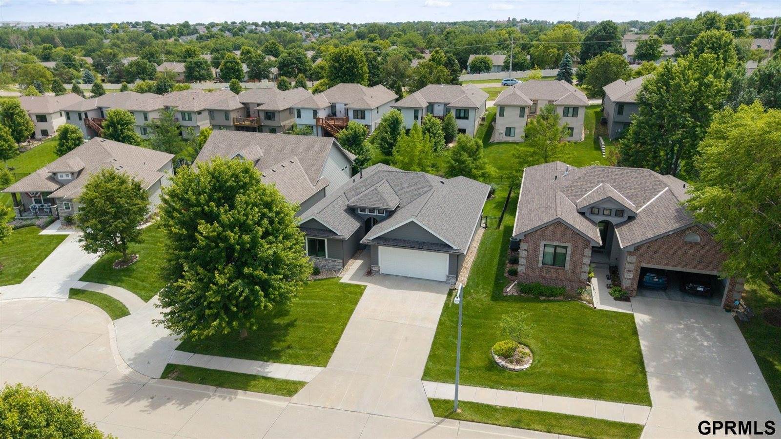 15463 Ogden Circle, Omaha, NE 68116