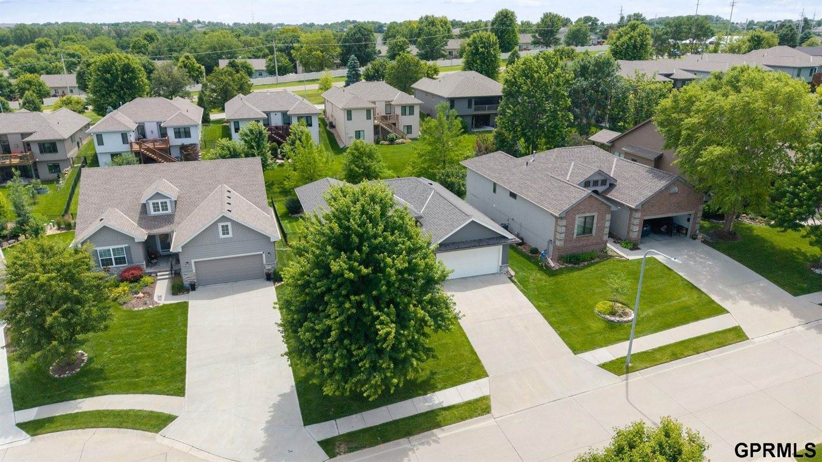 15463 Ogden Circle, Omaha, NE 68116