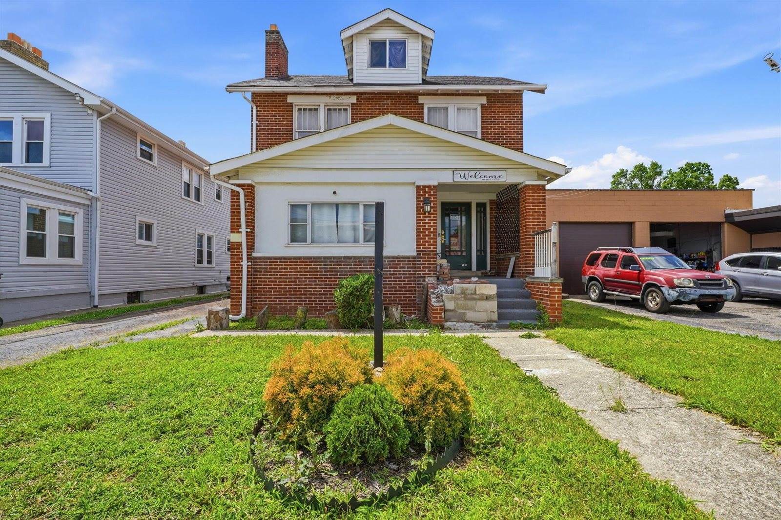 2961 Sullivant Avenue, Columbus, OH 43204