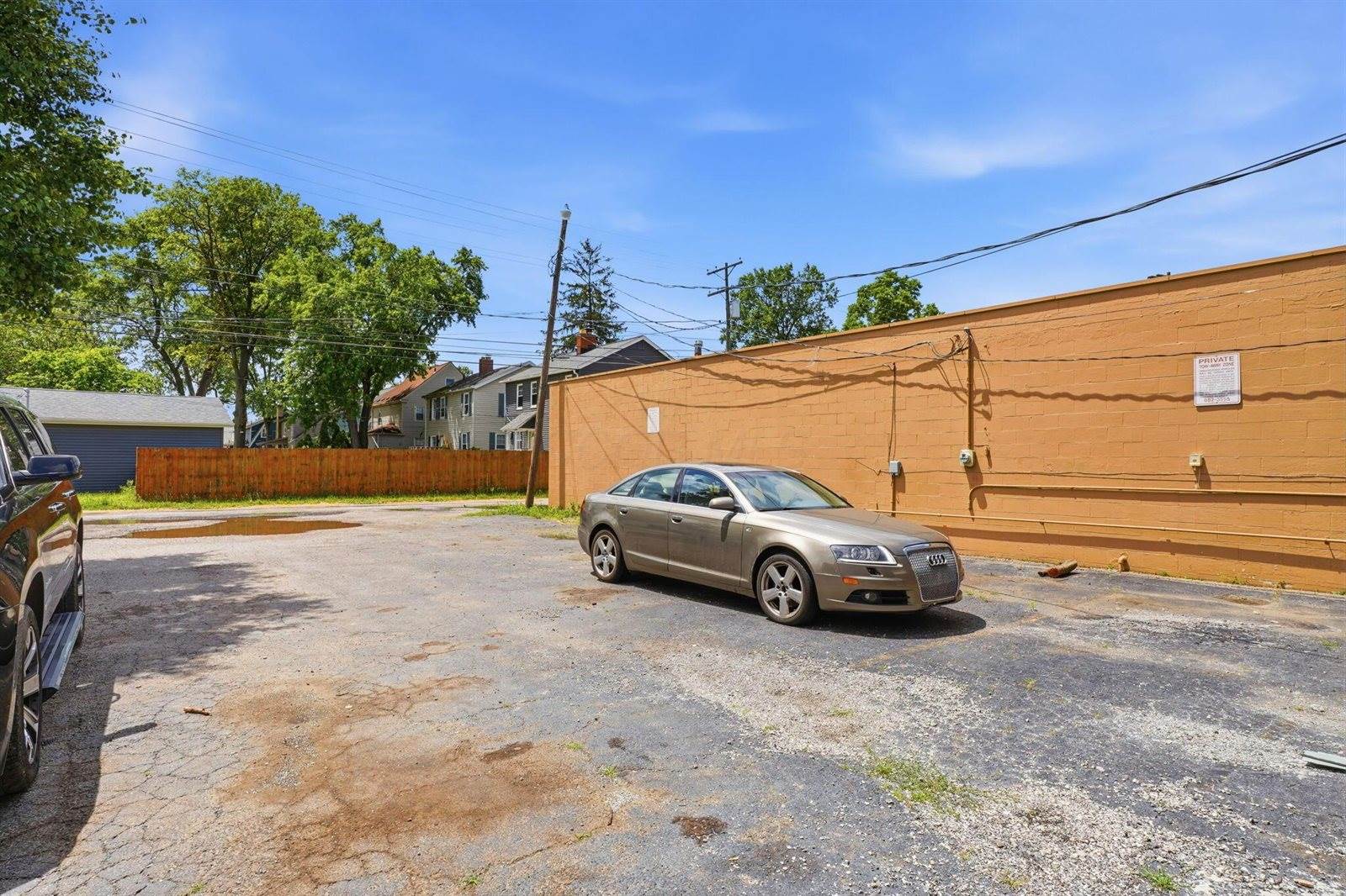 2961 Sullivant Avenue, Columbus, OH 43204