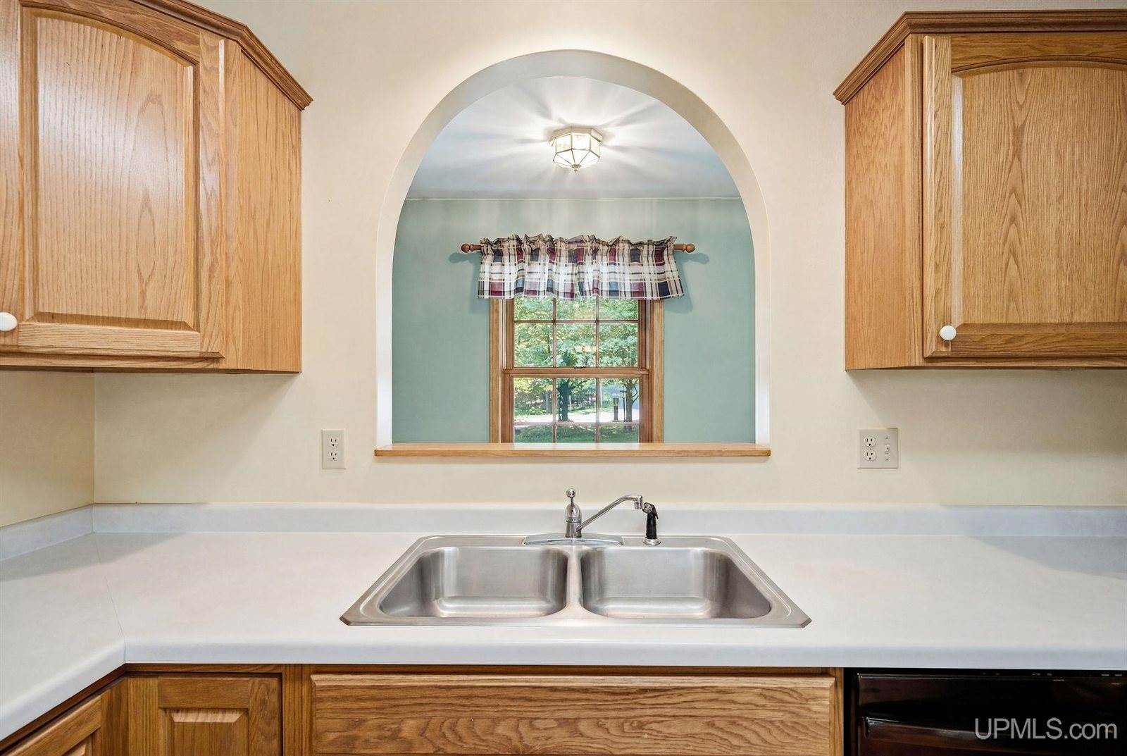 22 Stephen Lee Drive, Marquette, MI 49855