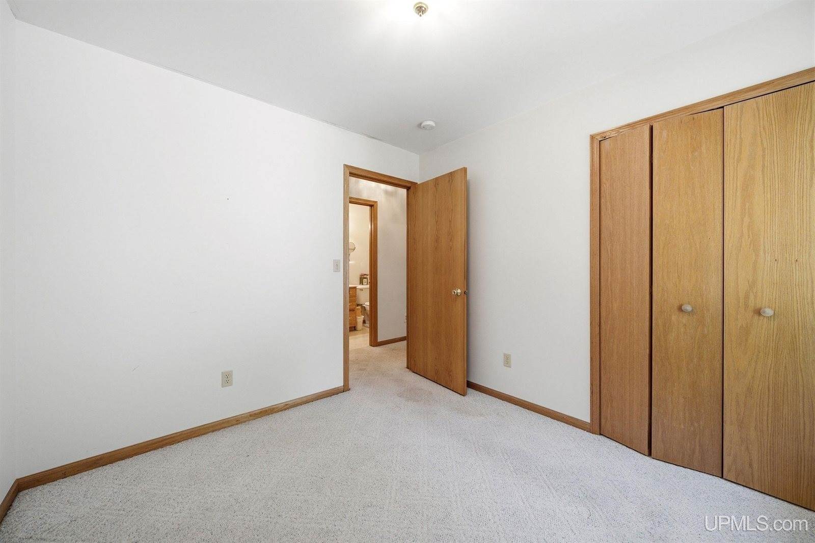 22 Stephen Lee Drive, Marquette, MI 49855