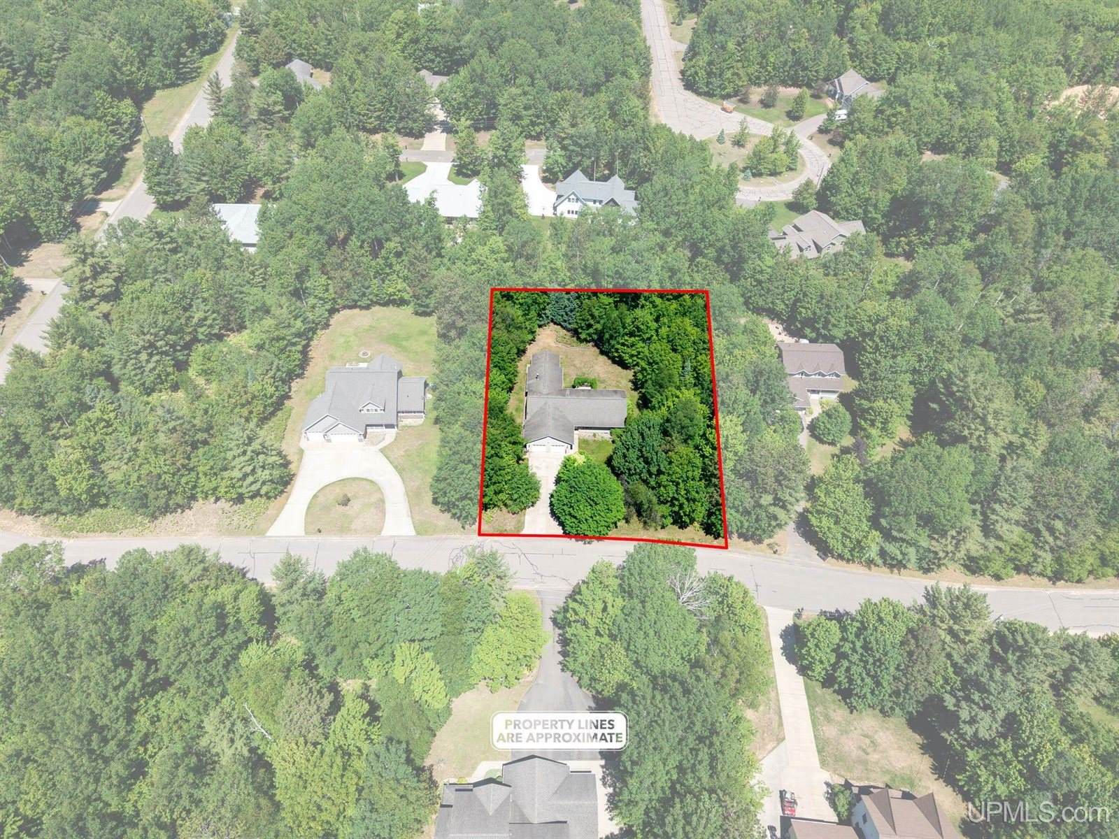 22 Stephen Lee Drive, Marquette, MI 49855