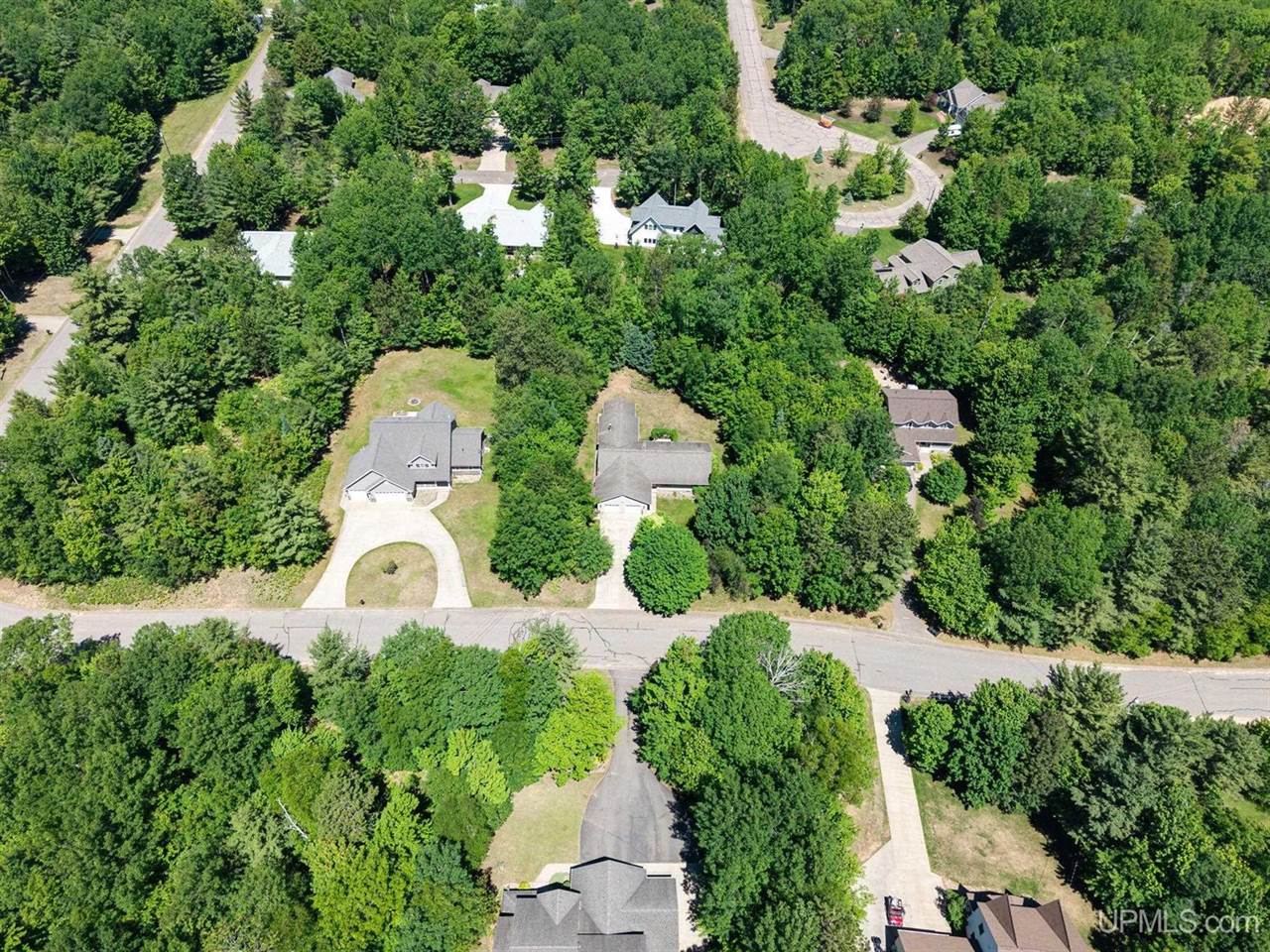 22 Stephen Lee Drive, Marquette, MI 49855