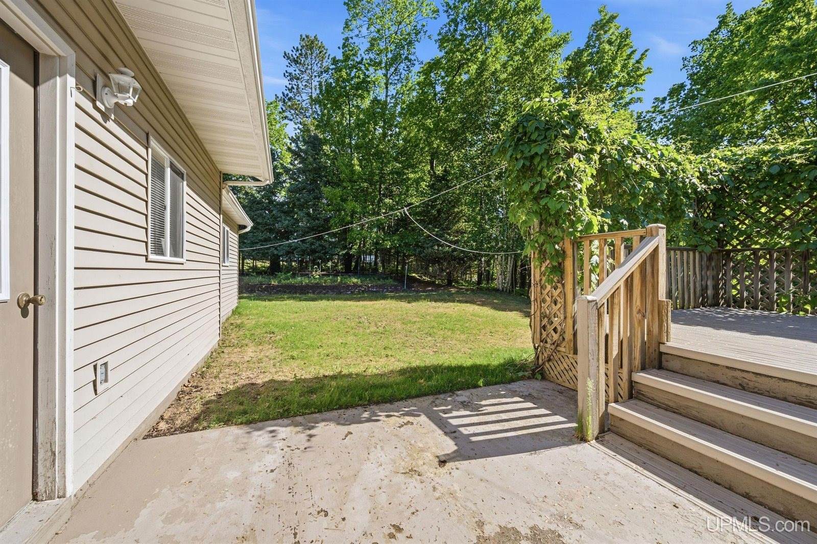 22 Stephen Lee Drive, Marquette, MI 49855