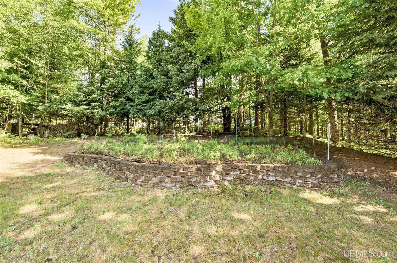 22 Stephen Lee Drive, Marquette, MI 49855