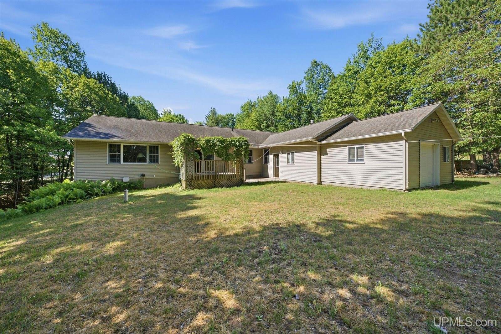 22 Stephen Lee Drive, Marquette, MI 49855