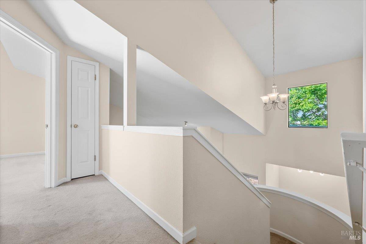 4736 Shade Tree Lane, Santa Rosa, CA 95405