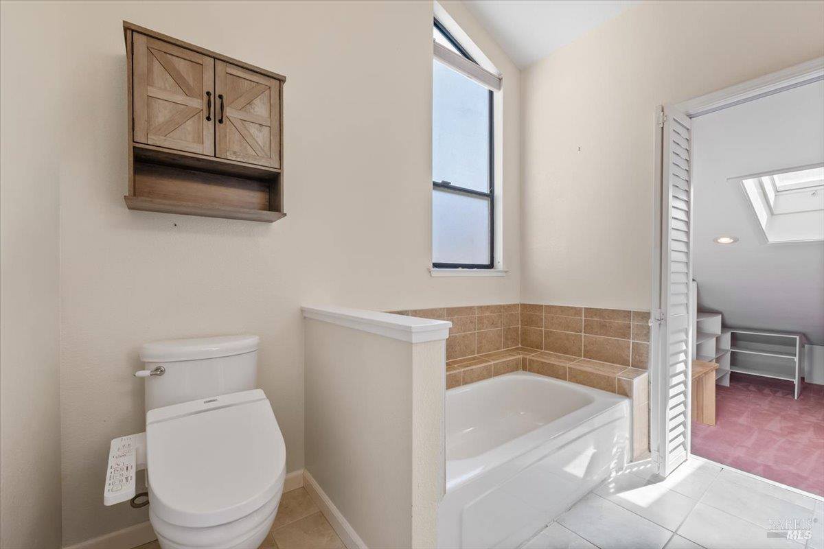 4736 Shade Tree Lane, Santa Rosa, CA 95405