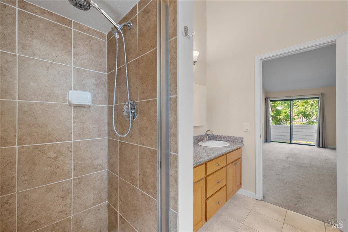 4736 Shade Tree Lane, Santa Rosa, CA 95405
