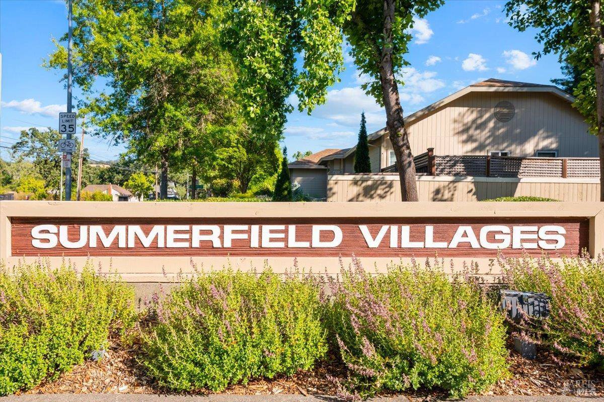 4736 Shade Tree Lane, Santa Rosa, CA 95405