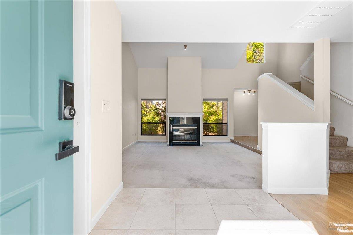 4736 Shade Tree Lane, Santa Rosa, CA 95405
