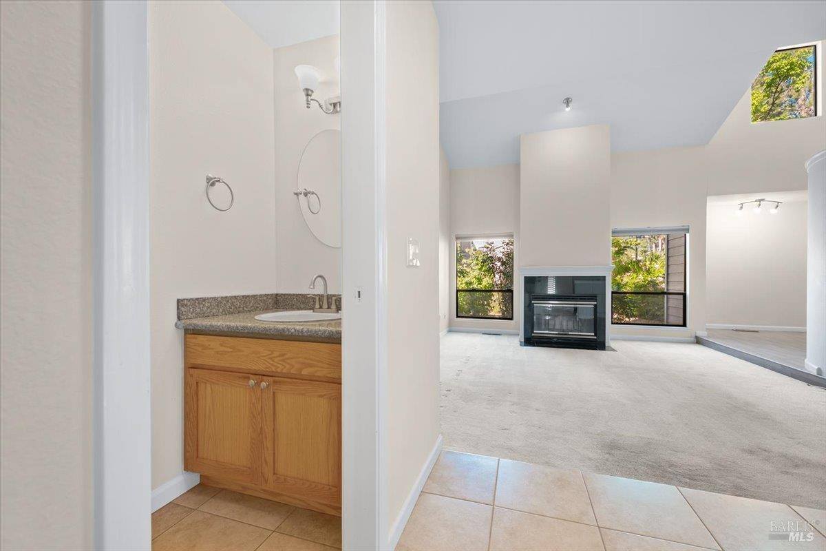 4736 Shade Tree Lane, Santa Rosa, CA 95405