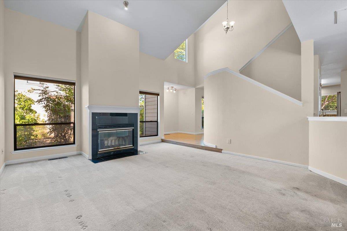 4736 Shade Tree Lane, Santa Rosa, CA 95405
