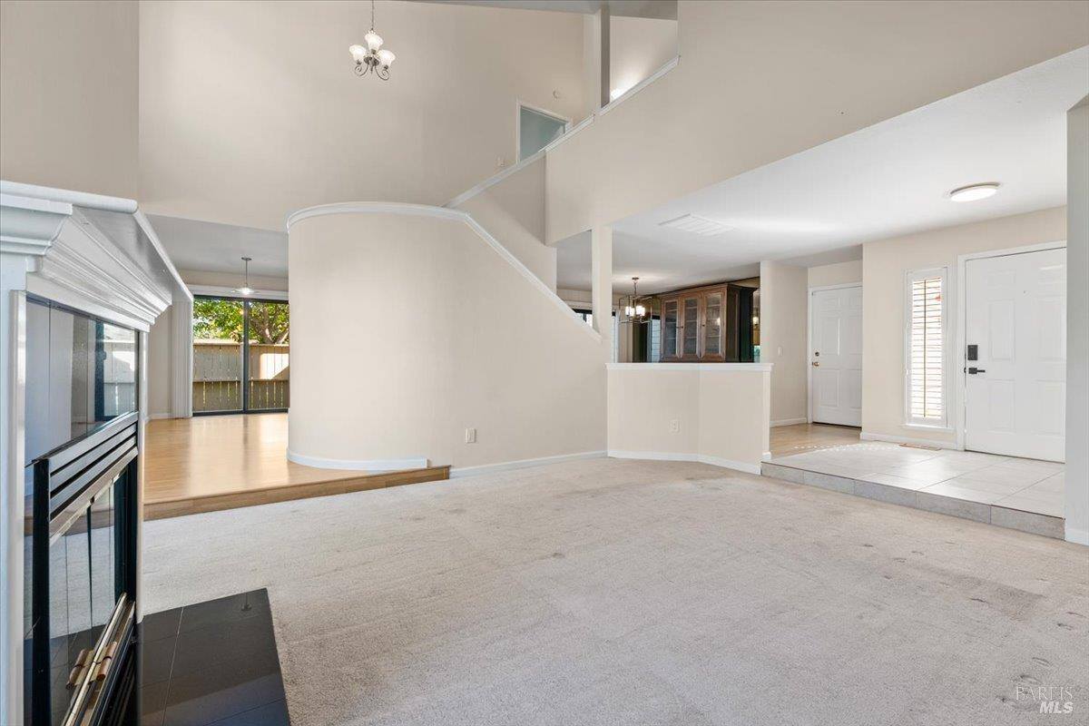 4736 Shade Tree Lane, Santa Rosa, CA 95405