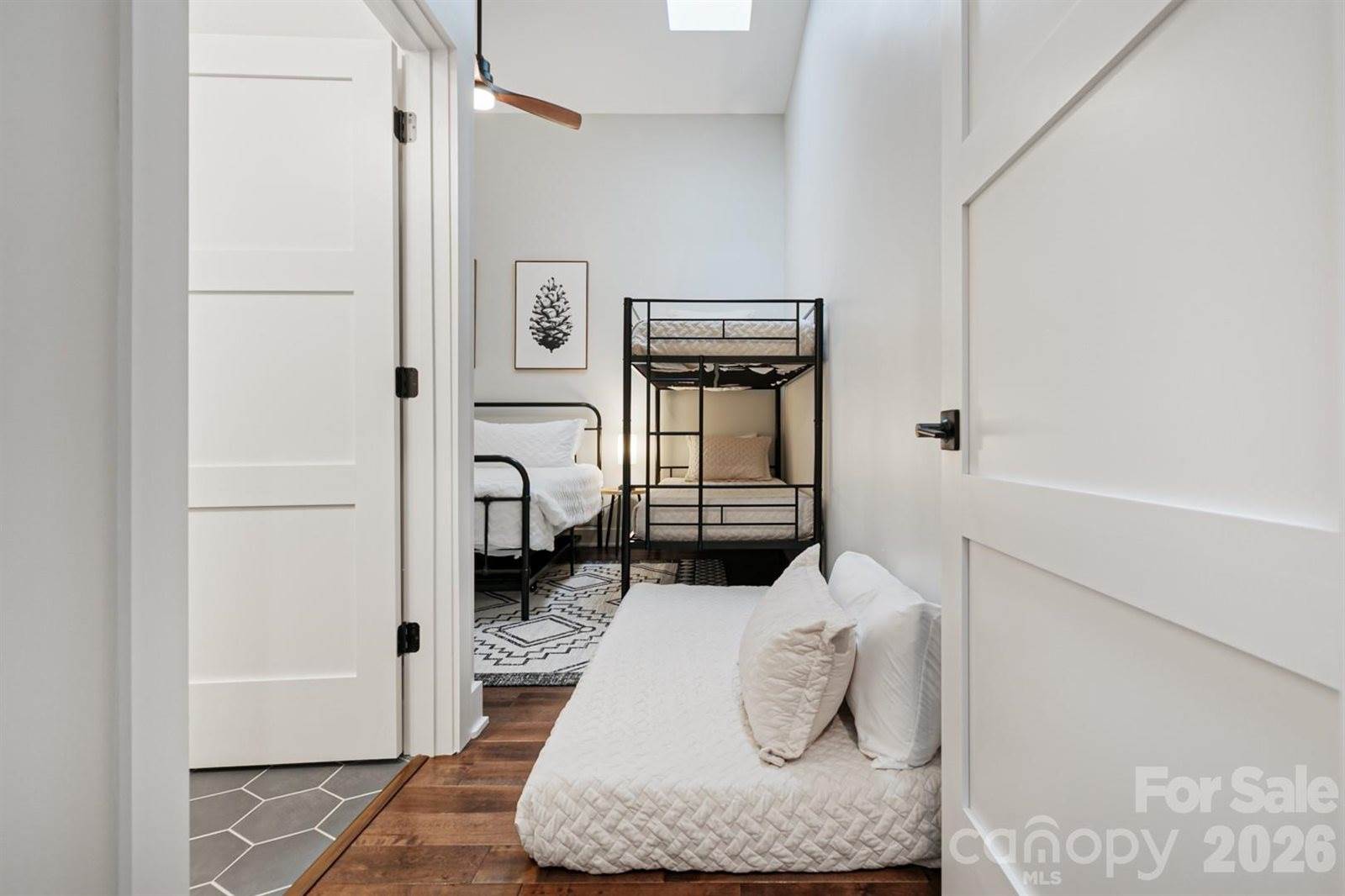 122 College Street, Asheville, NC 28801