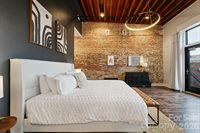 122 College Street, Asheville, NC 28801