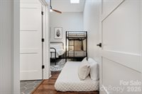 122 College Street, Asheville, NC 28801