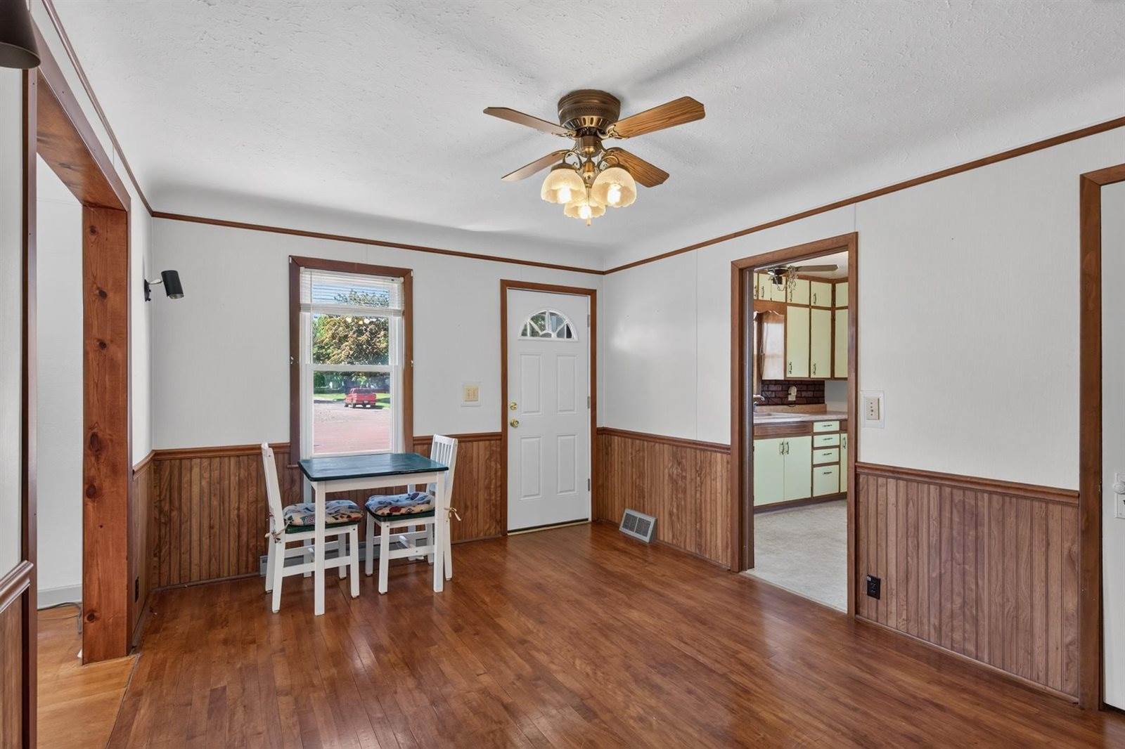 908 W 5th Street, Nekoosa, WI 54457