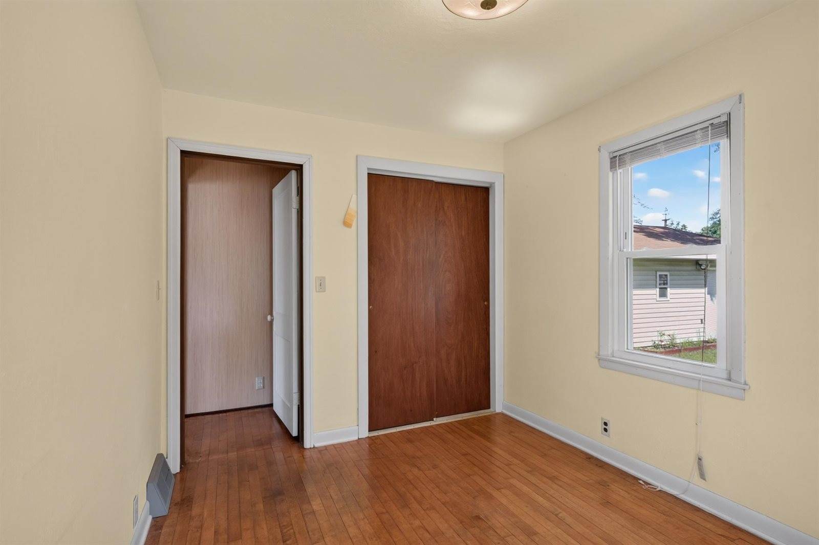 908 W 5th Street, Nekoosa, WI 54457