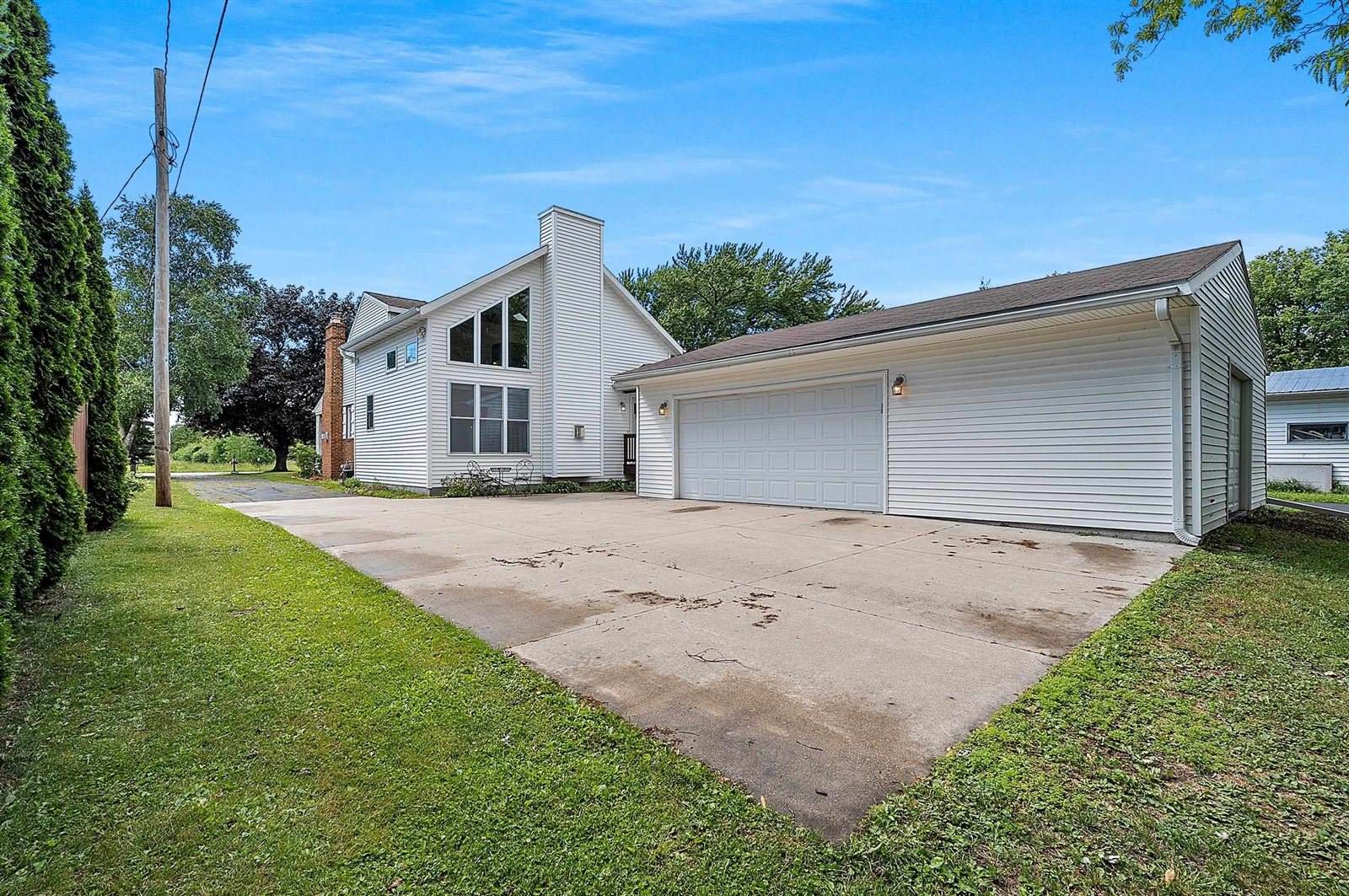 N8599 Lakeshore Drive, Fond Du Lac, WI 54937