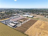 203 Commerce, Los Banos, CA 93635