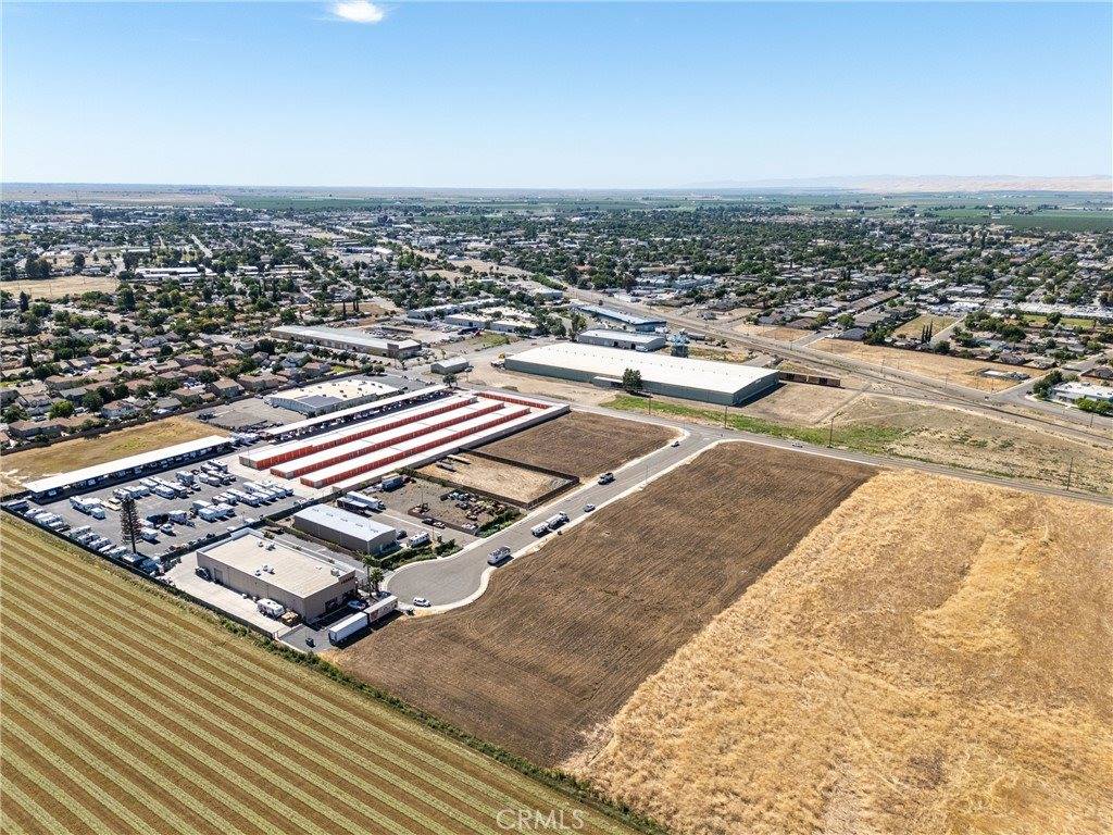 239 Commerce, Los Banos, CA 93635