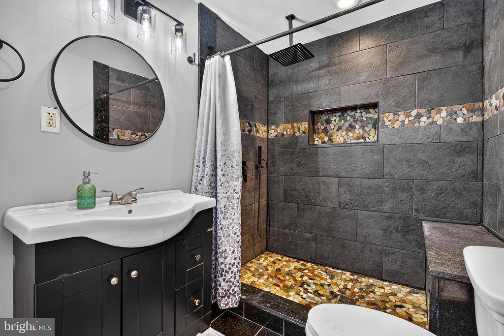 6700 Brighton Avenue, Baltimore, MD 21215