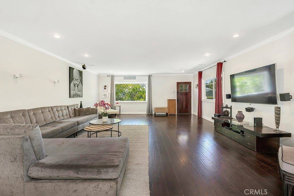 5463 Norwich Avenue, Sherman Oaks, CA 91411