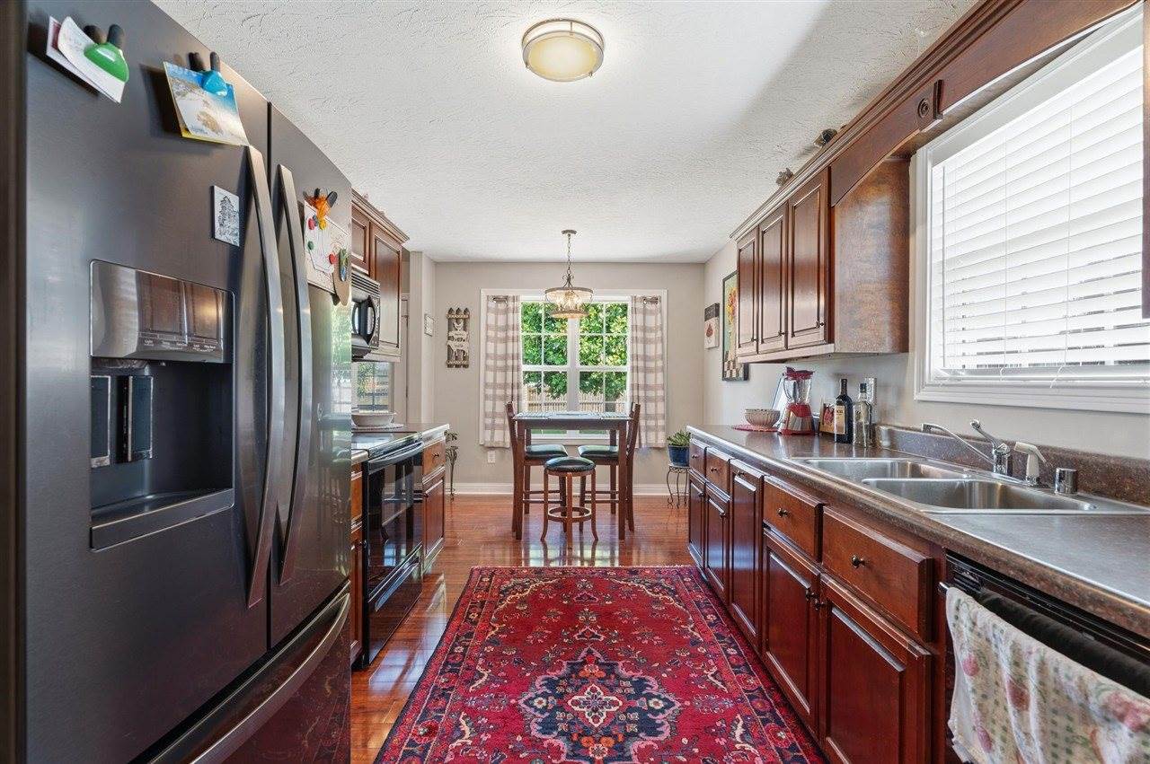 1326 Huron Way, Bowling Green, KY 42101
