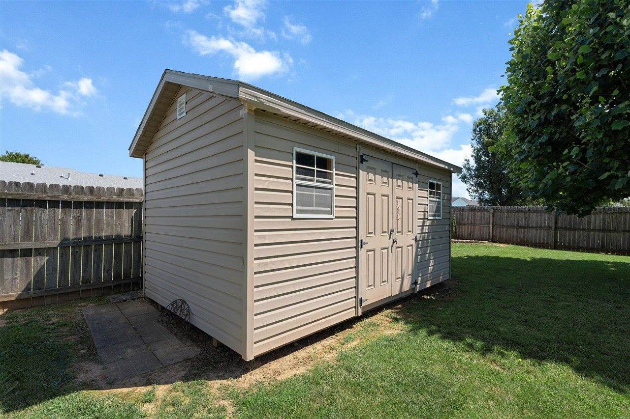 1326 Huron Way, Bowling Green, KY 42101