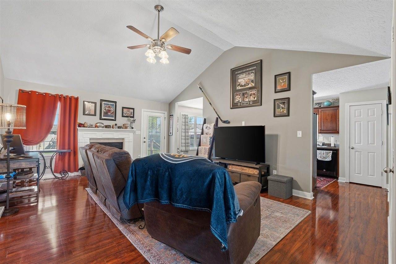 1326 Huron Way, Bowling Green, KY 42101