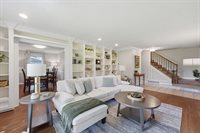 17 Sunset Circle, Bettendorf, IA 52722