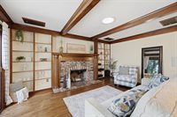 17 Sunset Circle, Bettendorf, IA 52722