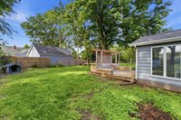 17 Sunset Circle, Bettendorf, IA 52722