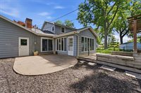 17 Sunset Circle, Bettendorf, IA 52722